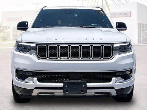 Used 2024 Jeep Wagoneer L Series II w/ Flexible Seating Group AWD/4WD image 26