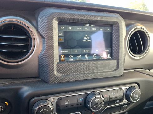 Used 2023 Jeep Wrangler Sport image 18