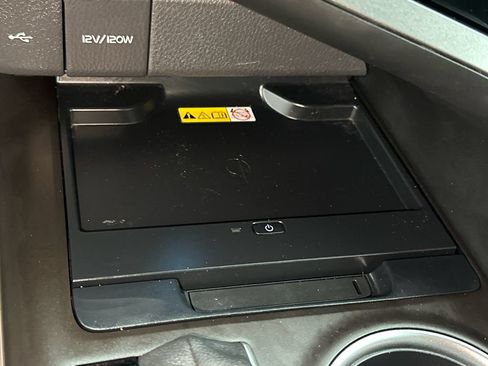 Used 2022 Toyota Camry XLE FWD image 30