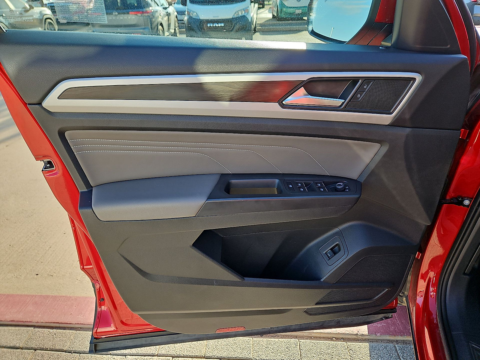 Certified 2023 Volkswagen Atlas SE w/ Panoramic Sunroof Package AWD/4WD image 15