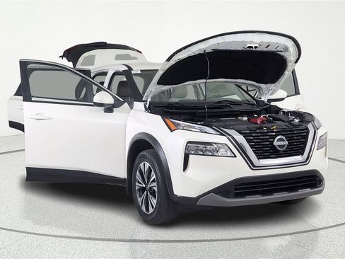 Used 2023 Nissan Rogue SV image 7