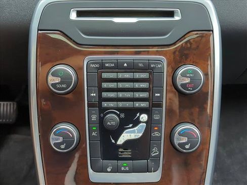 Used 2014 Volvo XC70 T6 AWD/4WD image 14