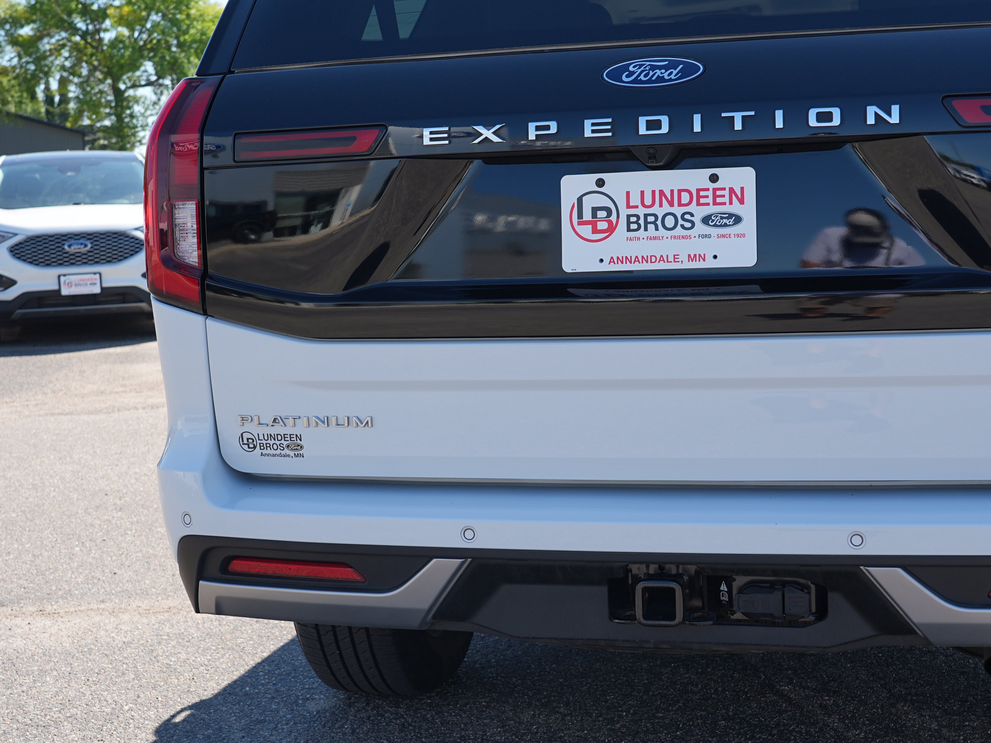Used 2025 Ford Expedition Max Platinum AWD/4WD image 13