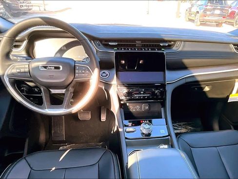 New 2025 Jeep Grand Cherokee L Limited AWD/4WD image 6