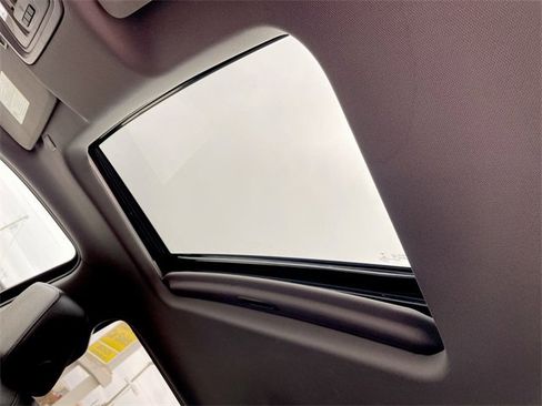 Used 2022 Chevrolet Silverado 1500 RST w/ Redline Edition image 21