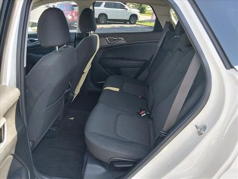 Used 2023 Kia Sportage LX FWD image 14