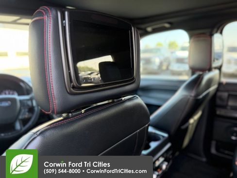 Used 2019 Ford Expedition Limited w/ Equipment Group 303A AWD/4WD image 9