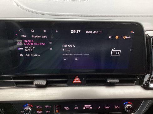 Used 2025 Kia Sportage EX image 21