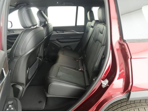 New 2026 Jeep Grand Cherokee Altitude image 15