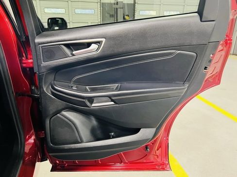 Used 2022 Ford Edge Titanium image 31
