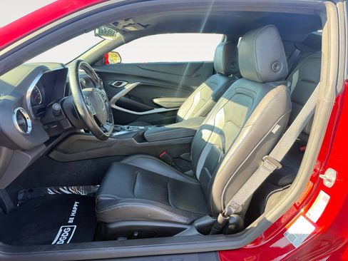 Used 2021 Chevrolet Camaro LT w/ RS Package image 10