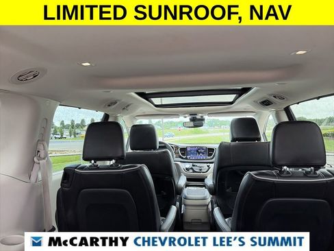 Used 2023 Chrysler Pacifica Limited FWD image 38