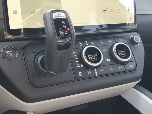 New 2026 Land Rover Defender 130 X-Dynamic SE AWD/4WD image 22