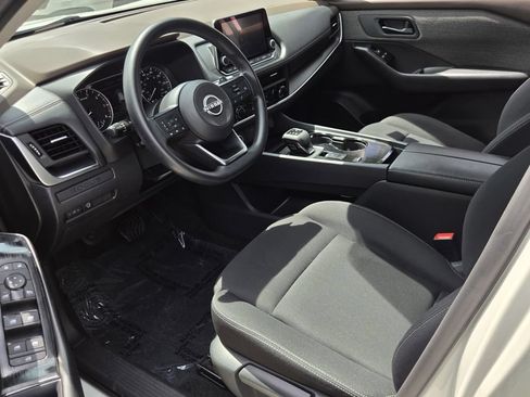 Used 2023 Nissan Rogue S FWD image 10