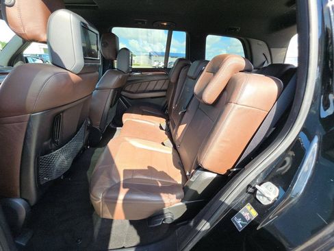 Used 2016 Mercedes-Benz GL 450 4MATIC w/ Premium I Package image 12