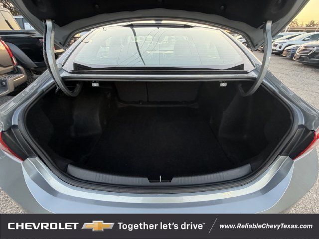 Used 2023 Chevrolet Malibu LT FWD image 31