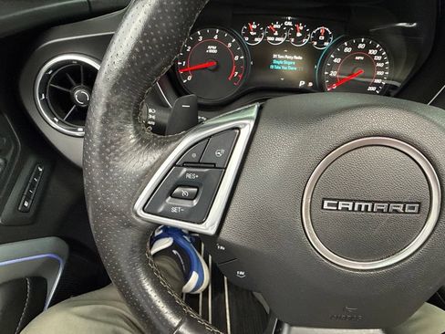 Used 2018 Chevrolet Camaro SS RWD image 31