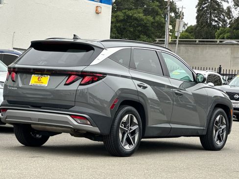 Used 2025 Hyundai Tucson SEL FWD image 4