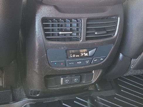 Used 2018 Acura MDX w/ Technology Package AWD/4WD image 12