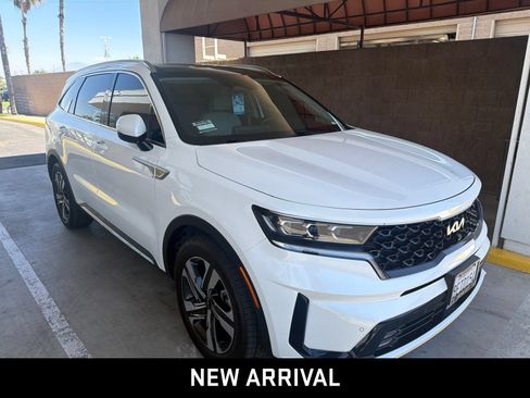 Used 2023 Kia Sorento SX Prestige w/ Panoramic Sunroof Package AWD/4WD image 3