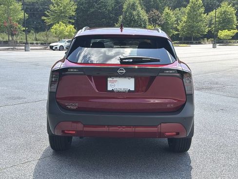 Certified 2025 Nissan Kicks SR FWD image 8