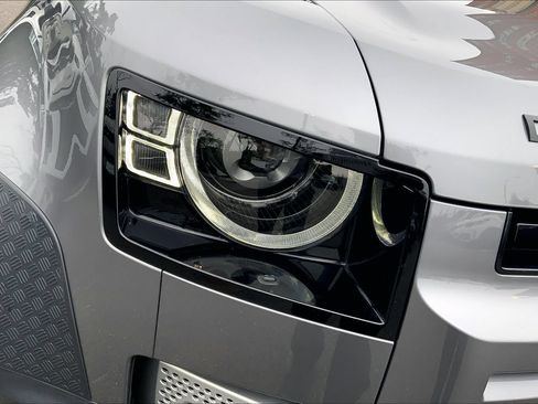 Certified 2023 Land Rover Defender 110 SE AWD/4WD image 27