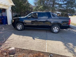 Used 2009 Chevrolet Avalanche LT video 1