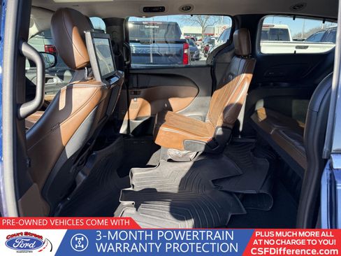 Used 2018 Chrysler Pacifica Limited w/ Tire & Wheel Group image 8