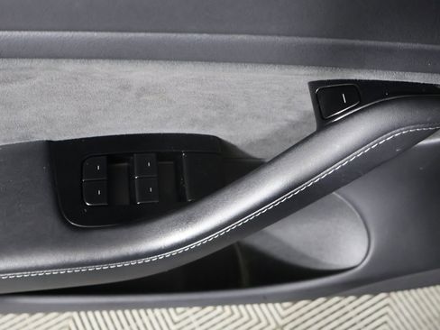 Used 2019 Tesla Model 3 Standard Range Plus image 35