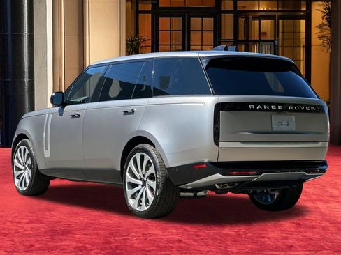 New 2026 Land Rover Range Rover Long Wheelbase Autobiography image 4