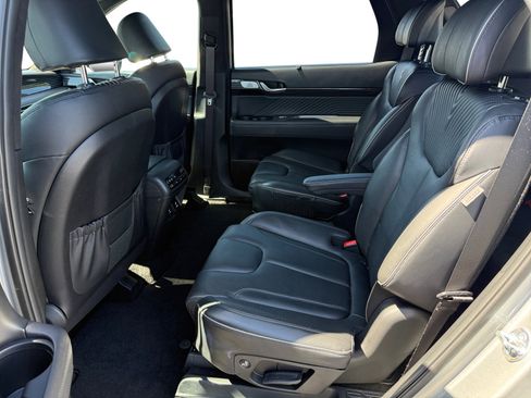 Used 2023 Hyundai Palisade Calligraphy FWD image 16