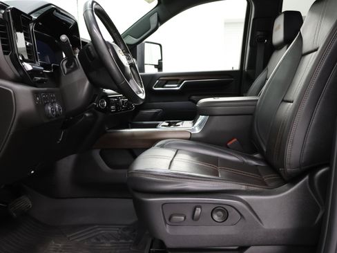 Used 2024 Chevrolet Silverado 3500 High Country w/ High Country Premium Package AWD/4WD image 8