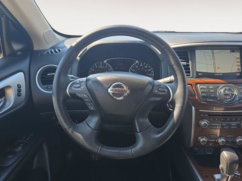 Used 2020 Nissan Pathfinder Platinum AWD/4WD image 11