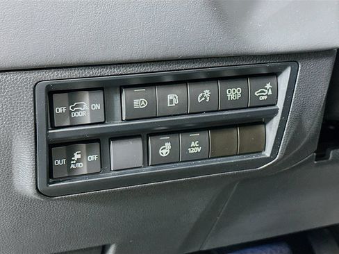 Certified 2024 Toyota Sequoia Platinum AWD/4WD image 10