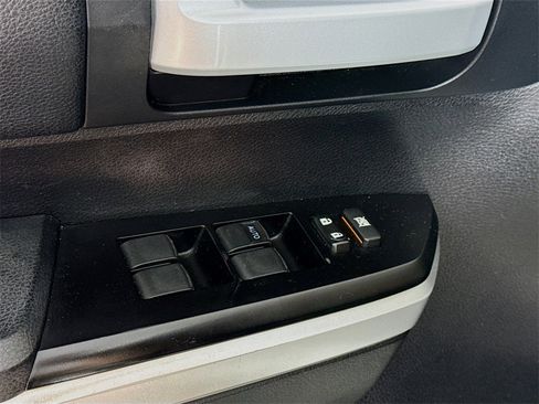 Used 2017 Toyota Tundra SR5 w/ SR5 Upgrade Package image 17