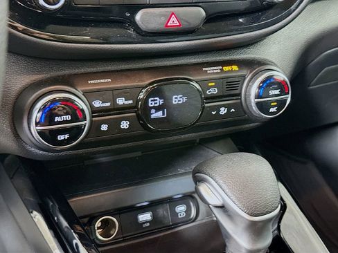 Used 2025 Kia Soul S FWD image 14