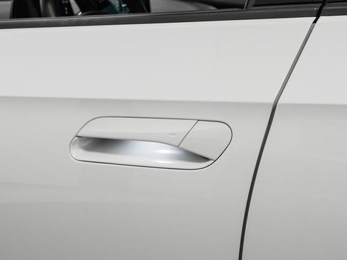 Used 2021 Volkswagen ID.4 Pro w/ ID.4 Protection Package image 39