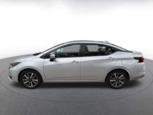 Used 2025 Nissan Versa SV FWD image 4