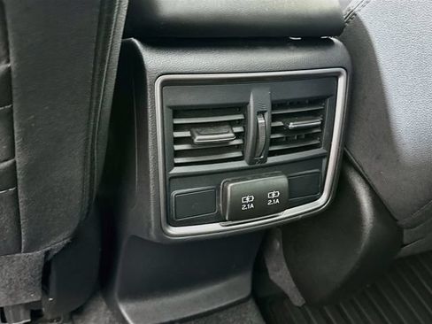 Certified 2024 Subaru Forester Premium AWD/4WD image 28