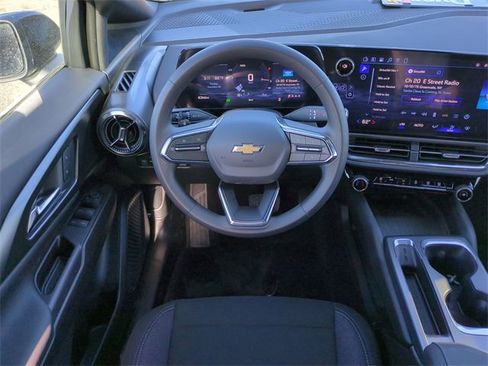 New 2026 Chevrolet Equinox EV LT image 16