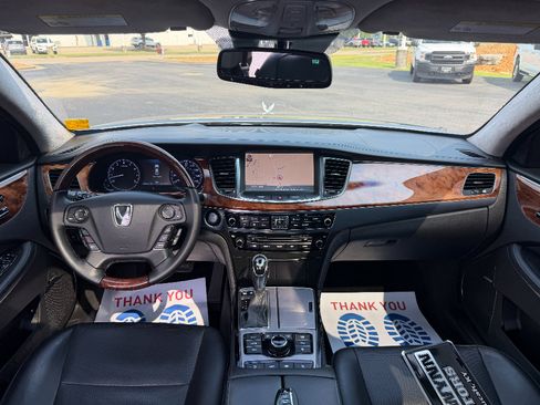 Used 2014 Hyundai Equus Signature RWD image 25