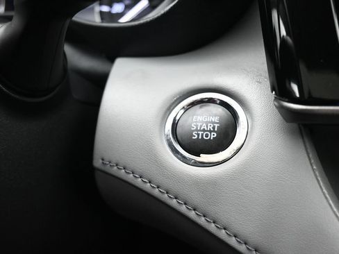 Used 2023 Toyota Highlander XLE FWD image 21