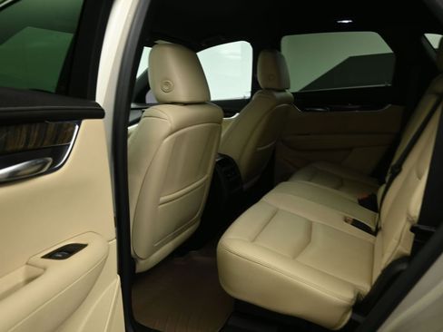 Used 2017 Cadillac XT5 FWD image 17