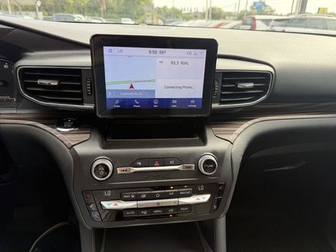 Used 2020 Ford Explorer Limited RWD image 17