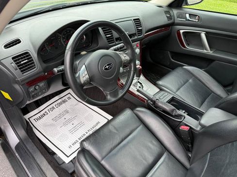 Used 2009 Subaru Outback 2.5i Limited AWD/4WD image 9