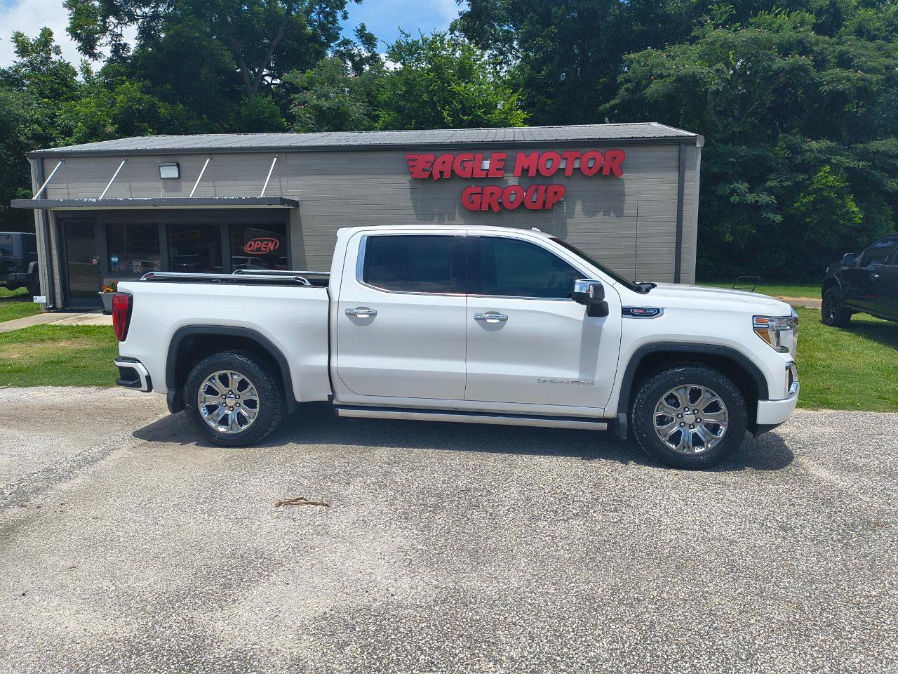 Used 2019 GMC Sierra 1500 Denali w/ Denali Ultimate Package AWD/4WD image 1