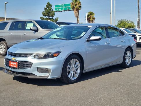 Used 2017 Chevrolet Malibu Hybrid w/ Leather Package FWD image 28