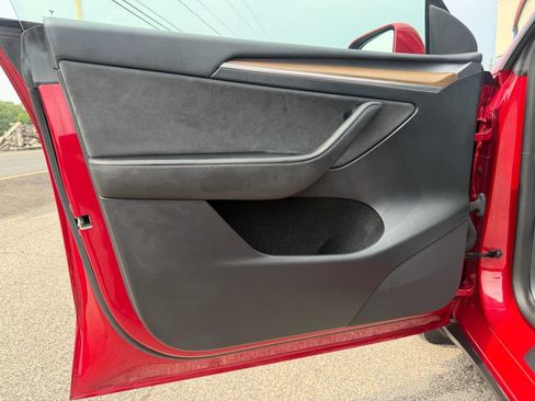 Used 2023 Tesla Model Y Long Range AWD/4WD image 9