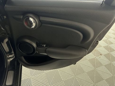Used 2016 MINI Cooper 4-Door Hardtop FWD image 31