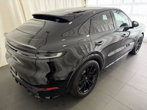 New 2026 Porsche Cayenne GTS image 9